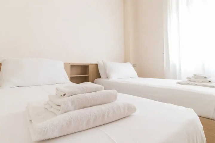 Room 2 of 19