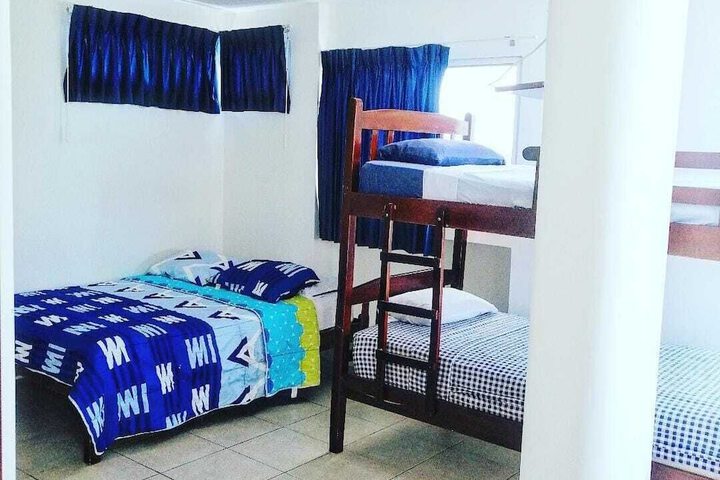 Room 6 of 10
