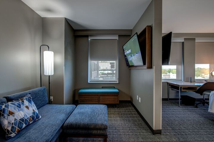 Threefoot Hotel Meridian, a Tribute Portfolio Hotel Meridian ...