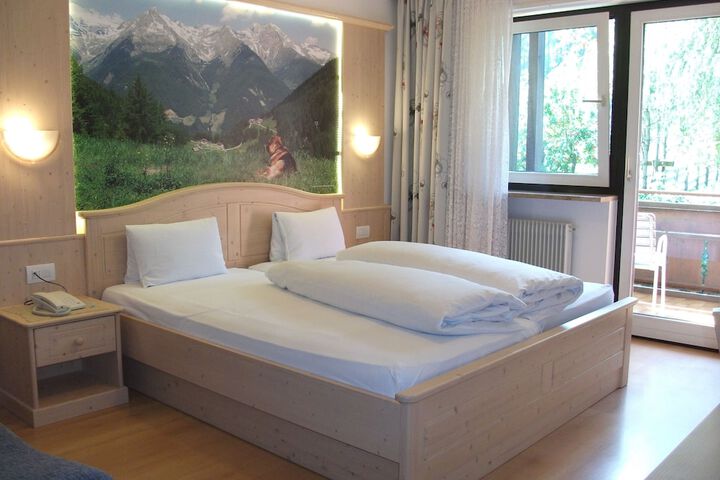 Room 5 of 34