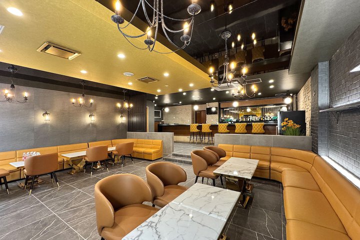 Lounge 24 of 31