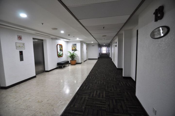Ballroom/Hall 29 of 40