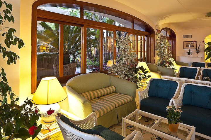 Guest Lobby