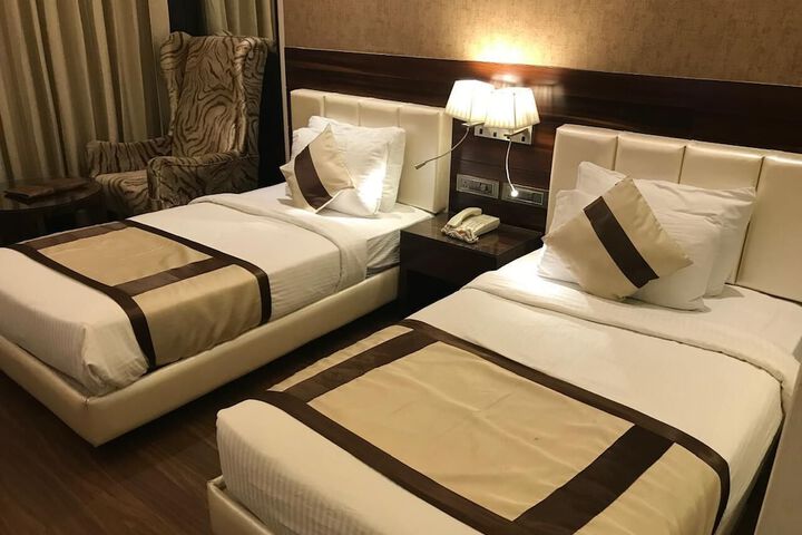 Room 4 of 39