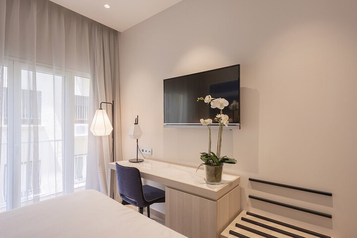 Room 10 of 53