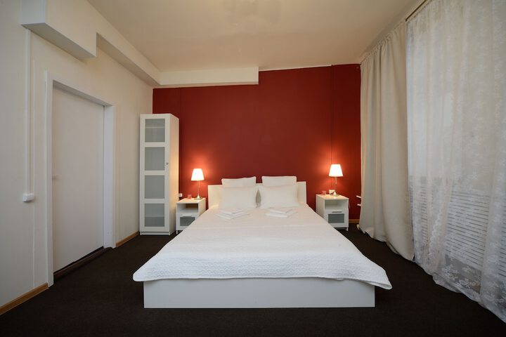 Room 17 of 48