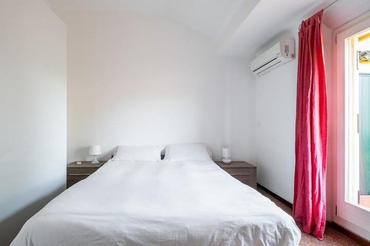 Room 18 of 19
