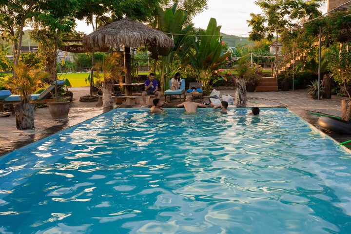 Pool 50 of 104