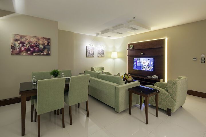 Room 14 of 30