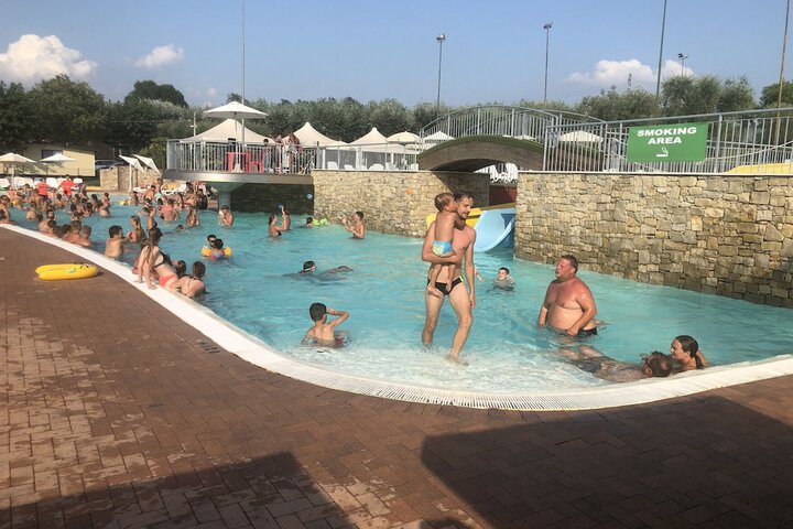 Pool 22 of 25