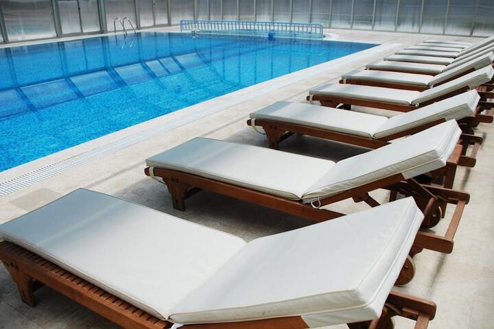 Pool Hotel