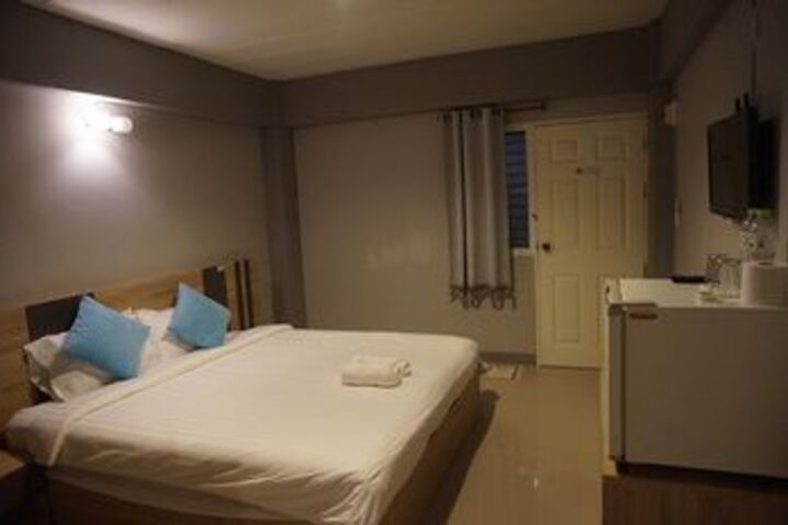 Room 17 of 40