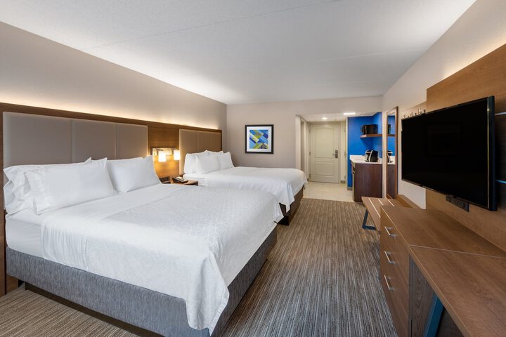 Standard 2 Queen Beds Accessible (12 of 17)