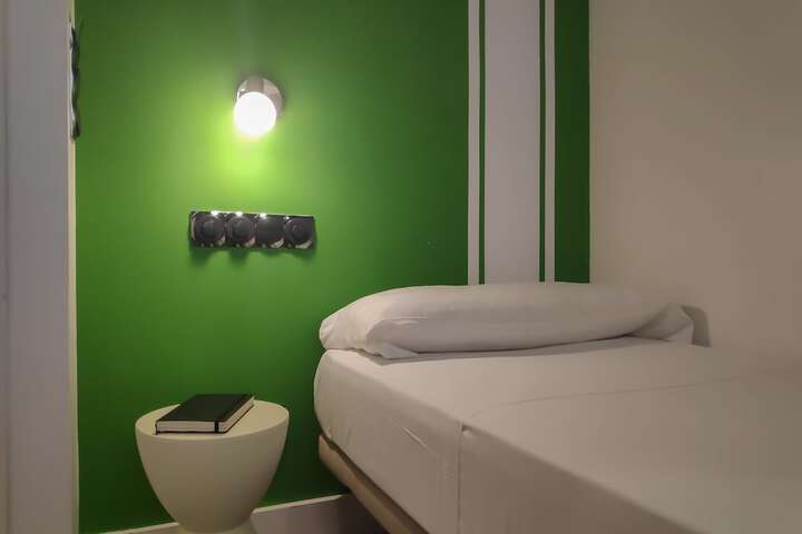 Room 11 of 20