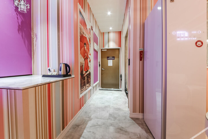 Room 53 of 88
