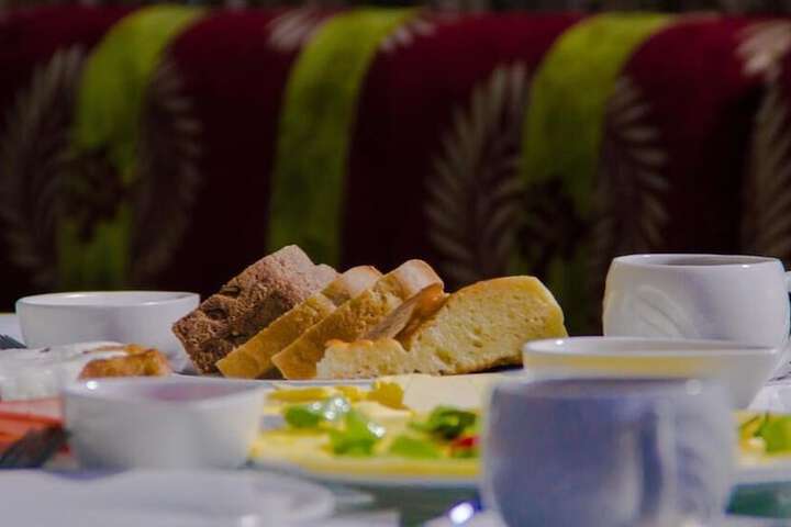 Dining 40 of 53