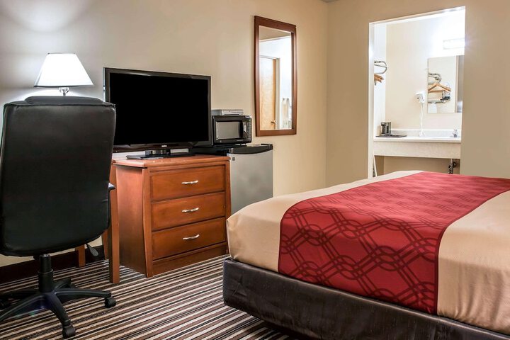1 King Bed (1 of 5)