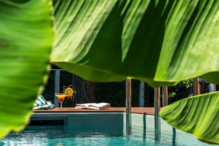Pool 33 of 67