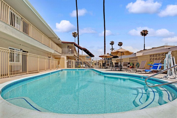 Pool 23 of 24