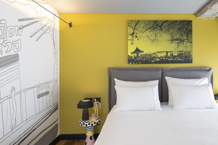 Room 7 of 38