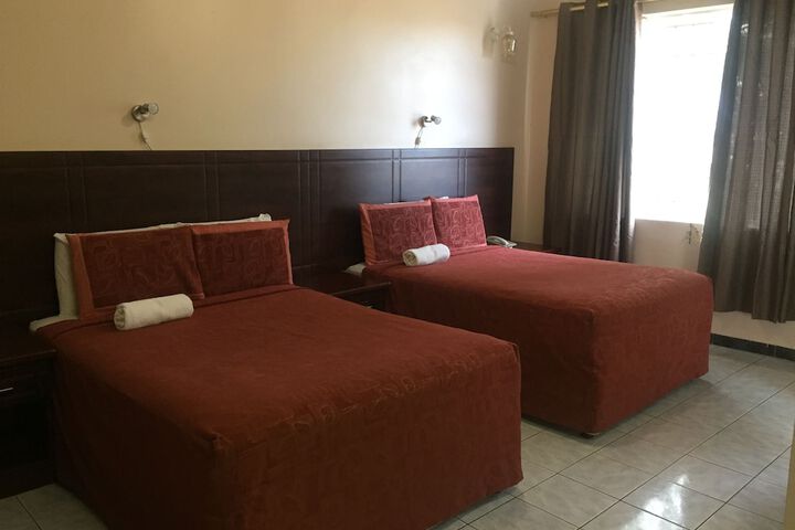 Room 10 of 19