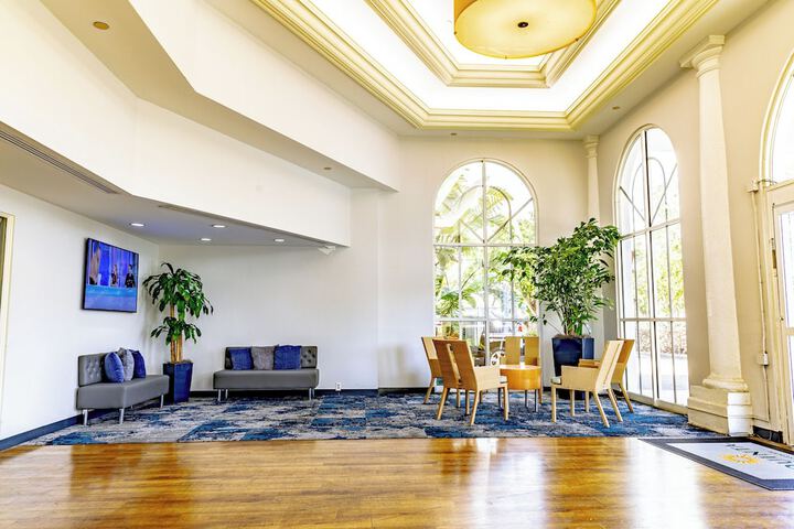 Entrance & Lobby
