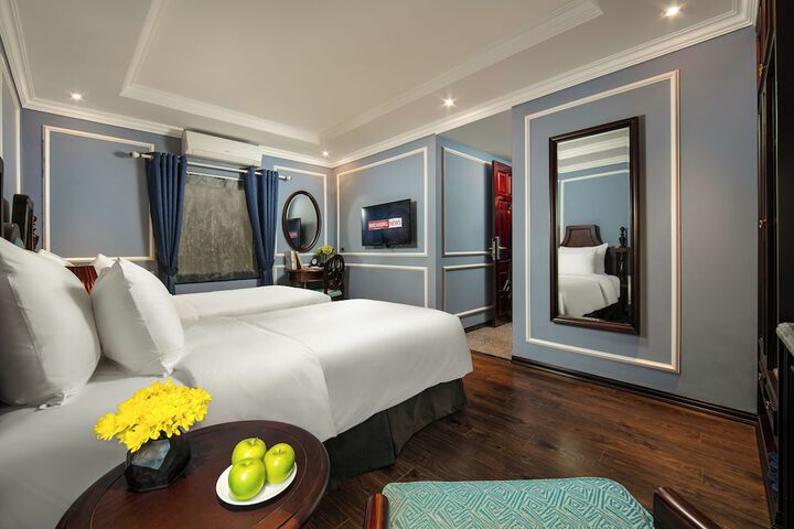 Room 8 of 35
