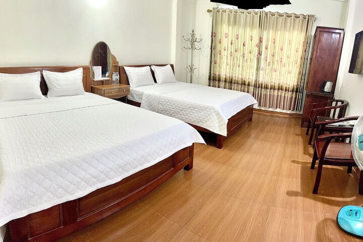 Room 10 of 42
