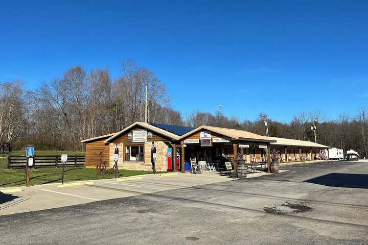 Exterior of Lincoln Lodge