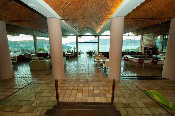 Hotel Interior 4 of 91
