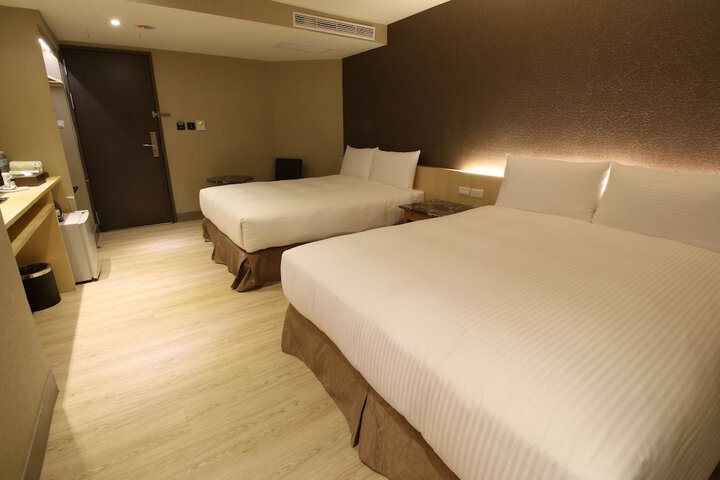 Room 21 of 50