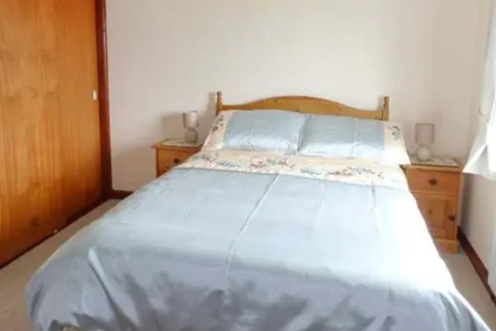 Room 4 of 7