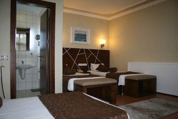 Room 7 of 62