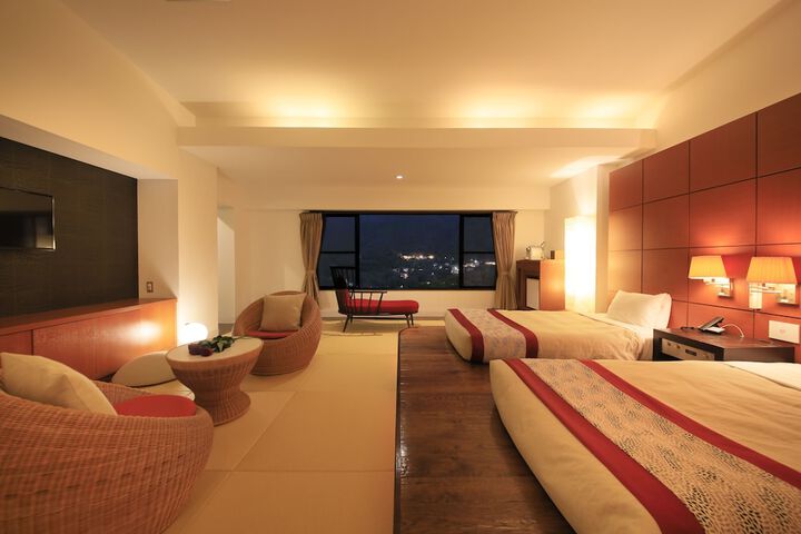 Room 32 of 81