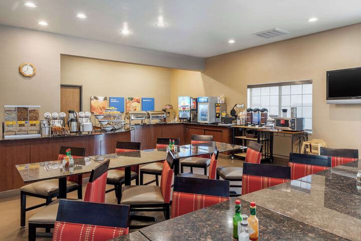 Breakfast/Coffee Service 110 of 132
