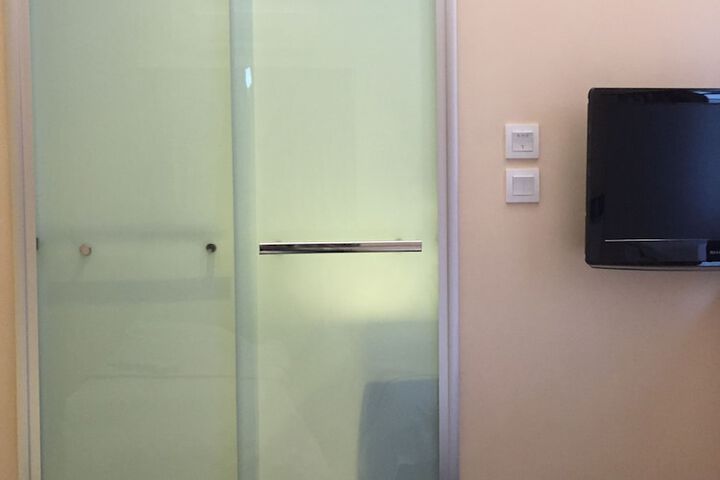 Room 17 of 49