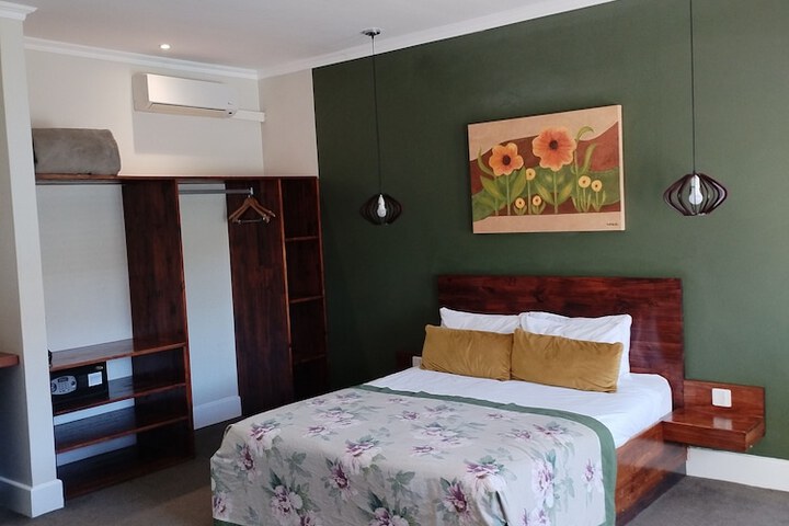 Room 45 of 103