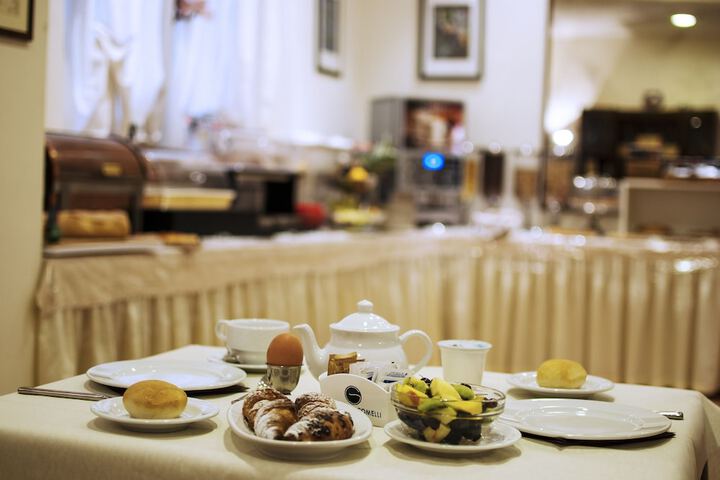 Dining 34 of 47