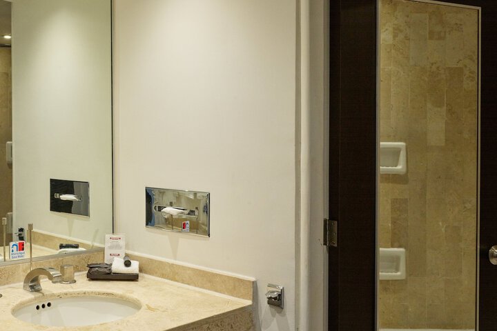 Room 13 of 24