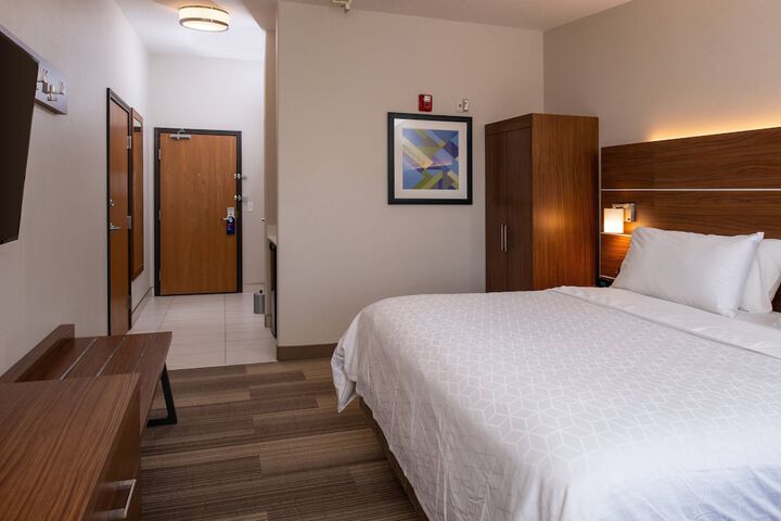 Room 17 of 81