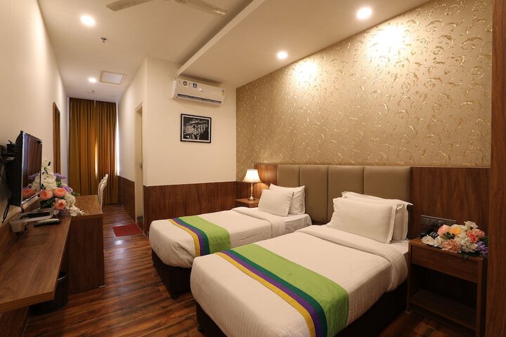 Room 5 of 36