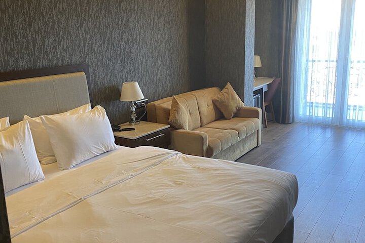 Room 11 of 39