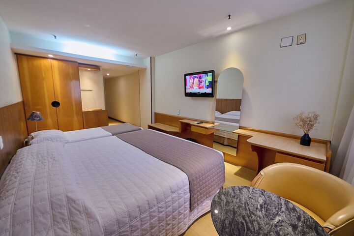 Room 44 of 144