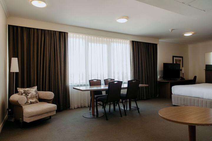 Room 13 of 84