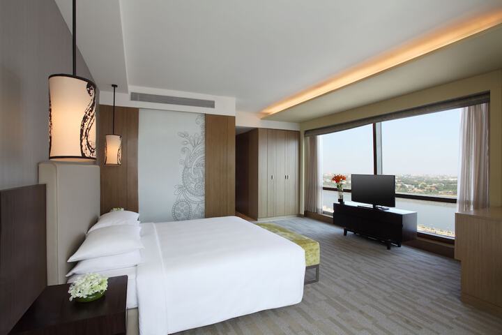 Room 4 of 94