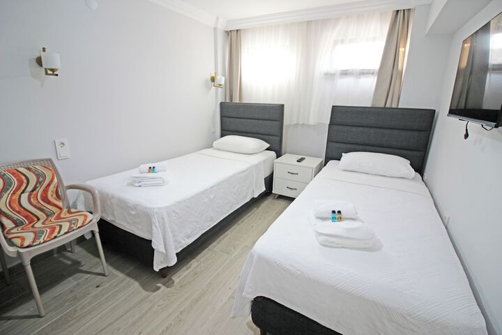 Room 15 of 44