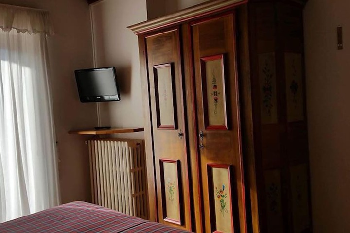 Room 15 of 52