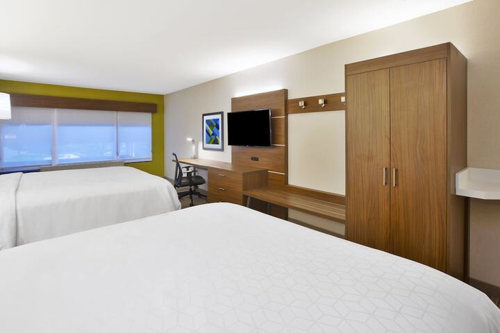 2 Queen Beds (22 of 23)