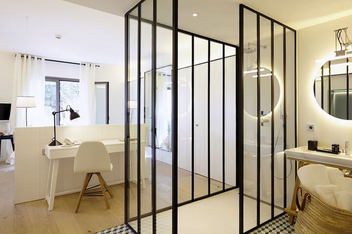 Room 45 of 94