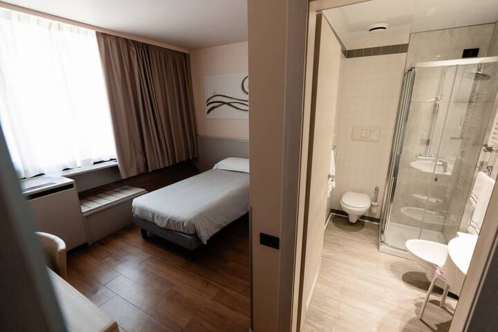 Room 18 of 70